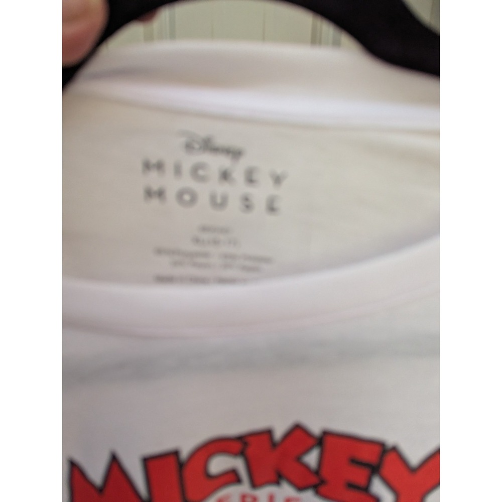 white t shirt women's With Mickey And Friends. Size 15-17 XL - Picture 3 of 4